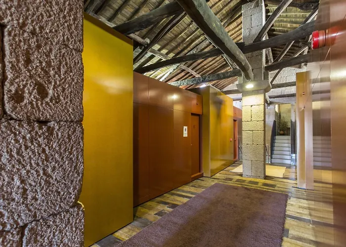 Torre Lombarda 3* アジャリス